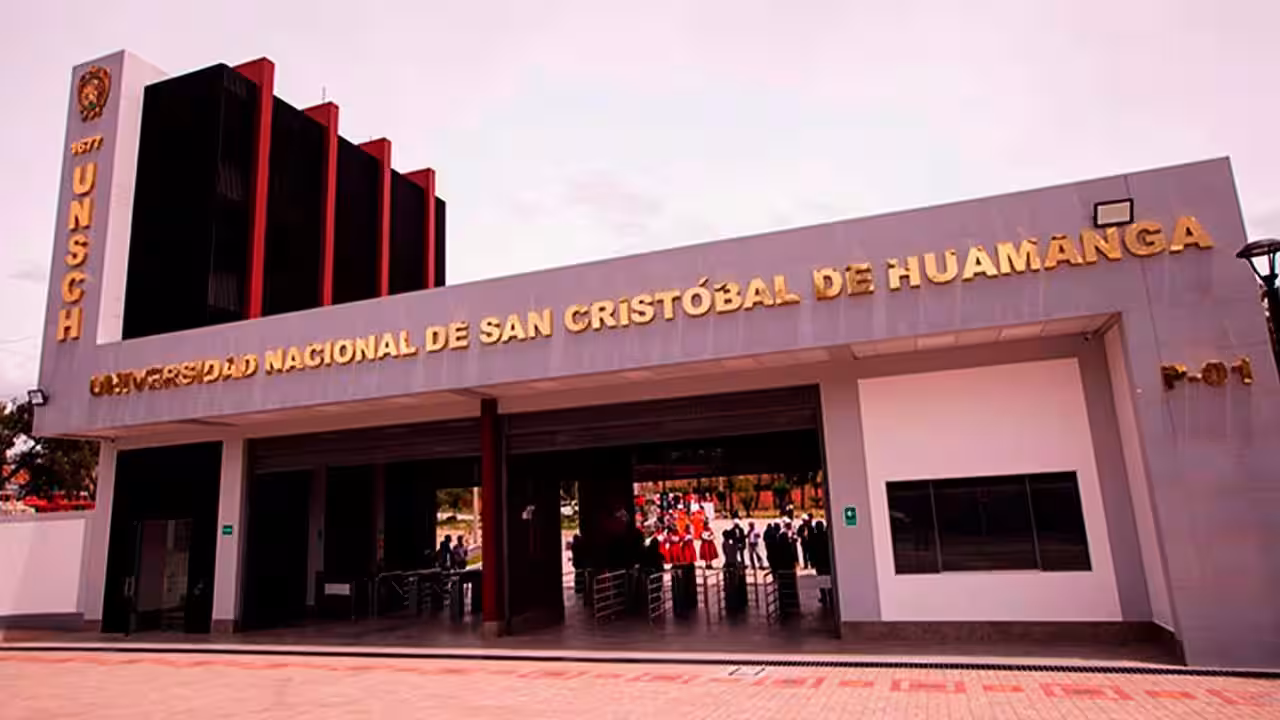 Pese a advertencia de duplicidad: UNSCH pagó S/ 20 mil por un nuevo expediente técnico para los mismos laboratorios