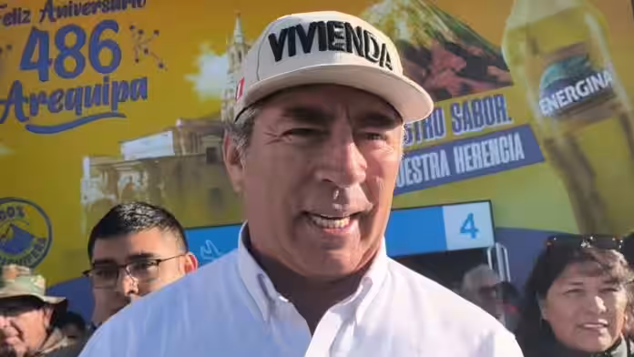 Promesas sin fecha: reclamos por obras de agua y titulación opacan agenda del ministro de Vivienda en Arequipa