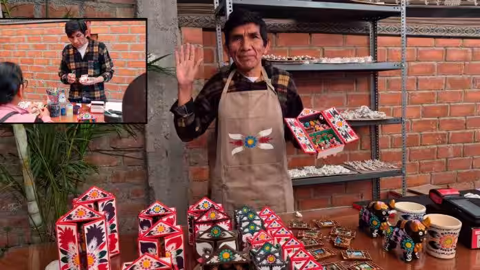 Efraín Sánchez mantiene viva la tradición del retablo ayacuchano