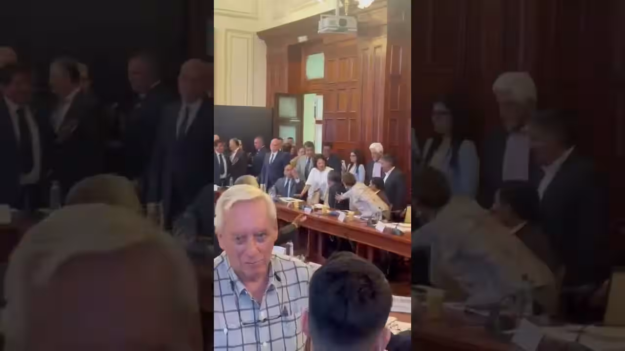 Casi se van a las manos: Ministros Astudillo y Álvarez reaccionan violentamente contra senadores de la oposición  (VIDEO)