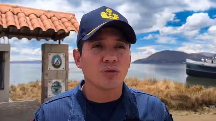 Capitán de Puerto pide a los Uros adquirir motobombas tras incendio